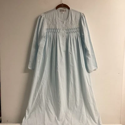 Camisón midi satinado cepillado Miss Elaine talla PS azul helado núcleo de cabaña  Foto 1 de 4