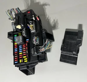 2007 2008 Ford Expedition Lincoln Navigator Fuse Relay Box 7L1T-15604-BL - Picture 1 of 9