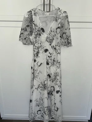 Victoria Beckham Floaty Godet Printed Chiffon Midi Dress - Image 1 of 3