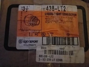 Box mit einem flüssigkeitsdichten 3-1/2 Stecker Bridgeport 438-LT2 mehr verfügbar - Bild 1 von 1