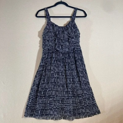 Vestido The Limited Talla Med Estampado Negro Babydoll Tank Volantes Delantero Corazón Foto 1 de 4