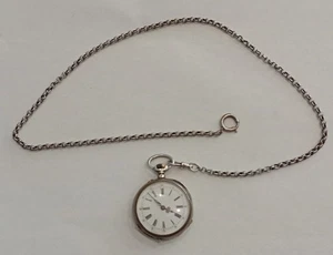 Petite Montre A Gousset Avec Chaine Argent - Picture 1 of 5
