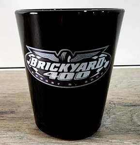 Brickyard 400 Shot Glass 5 agosto 2000 Indianapolis Motor Speedway nero vintage - Foto 1 di 7