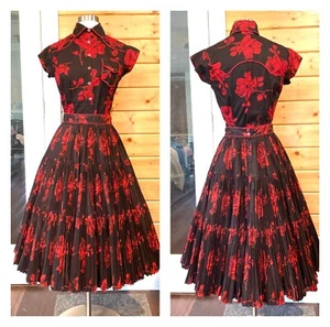 Vintage 1960s fit & flare dress red & black roses snaps rockabilly western B36 - Picture 1 of 12