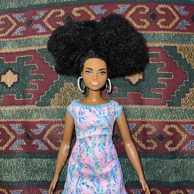 Barbie afroamericana 2015 figura completa muñeca afro gruesa curvilínea Foto 1 de 4