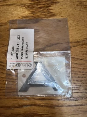 Nuevo emblema original *A* tapa maletero OEM para 96-01 Audi A4 Quattro 4D08537412ZZ Foto 1 de 2