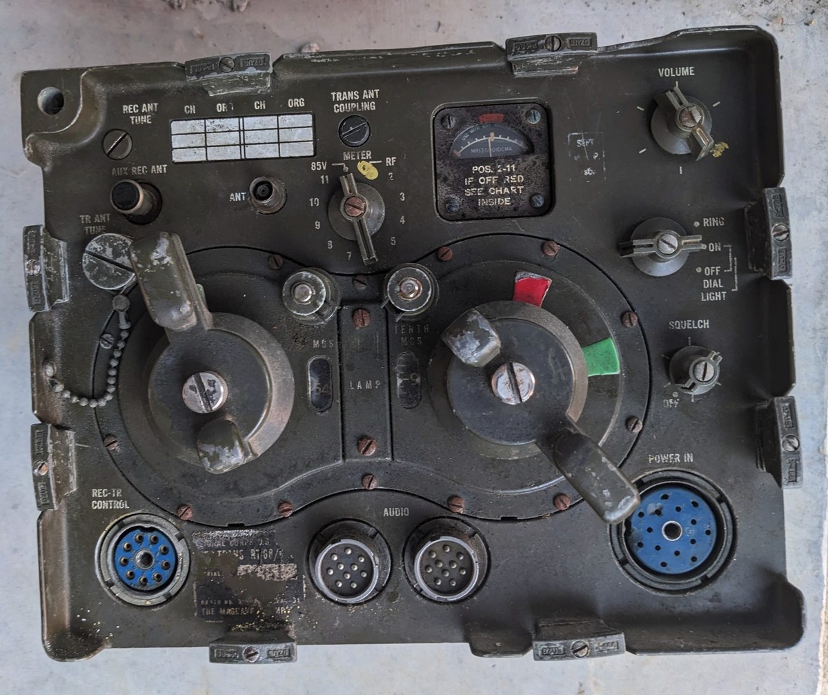 B2【used】VHF受信機　アメリカ軍　　ミリタリー　レシーバー　ラジオ B2【used】VHF受信機 アメリカ軍 ミリタリー レシーバー ラジオ