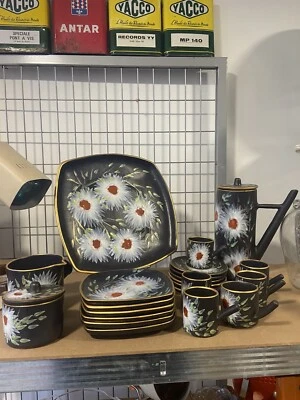 Service Complet Vallauris Fait Main Assiette Verre Pichet Plateau Signé CF - Photo 1/4