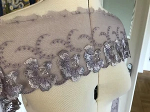 SPITZENSTOFF 27🌺UNTERWÄSCHE &DESSOUS 🌺KLEIDUNGS &TANZSTOFF 🌺LILA🌺12cm x 60cm - Bild 1 von 5