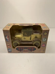 Tip-Off Collection Milwaukee Bucks, NBA, pressofuso, banca in metallo - Foto 1 di 8