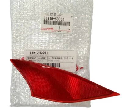 LENTE REFLECTORA PARACHOQUES TRASERO DERECHO ORIGINAL LEXUS IS350 IS300 OEM 81910-53051 Foto 1 de 4
