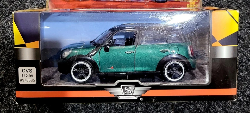 Mini Cooper S Countryman All4 1:24 Scale Diecast - Showcasts - Image 1 of 1