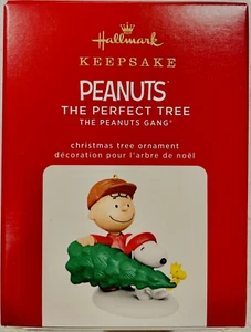 Snoopy Peanuts Hallmark 2020 The Perfect Tree Charlie Brown Ornament - Picture 1 of 2