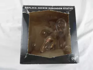 2017 Dodgers Replica Jackie Robinson Statue - Picture 1 of 12