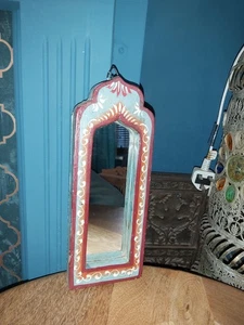 INDIAN VINTAGE HAND PAINTED MINI TEMPLE WOODEN MIRROR - 29cm x 11cm - Picture 1 of 15