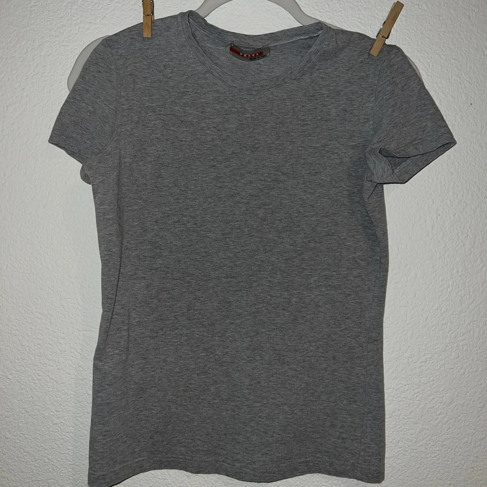 Camiseta PRADA SPORT Gris Algodón Elástico Con Bolsillo Lateral Talla: Pequeña Foto 1 de 4