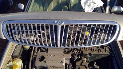 Grille Fits 00-01 Infiniti I30 OEM - Image 1 of 4