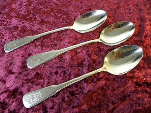 VILLAGE 3 Teaspoons Oneida / Pfaltzgraff Deluxe Stainless Steel USA NICE - Picture 1 of 3