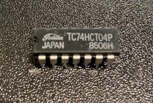 Lot of 25 74HCT04 TC74HCT04P - Picture 1 of 1