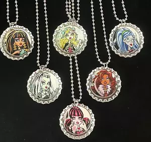 Monster High Motto Halsketten / 6 Party Gastgeschenke / Geburtstag / Draculaura / Clawdeen - Bild 1 von 1