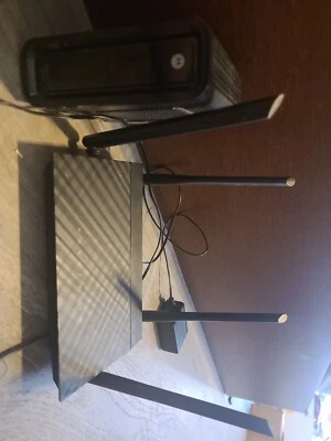 ASUS AC1200 V2 Dual Band Wi-Fi Router With Motorola SB6121 - Image 1 of 4