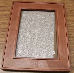 Marco único de madera roja, Tailandia, 7 3/8"" x 9 3/8", soporte roto, marco de mesa - Imagen 1 de 2