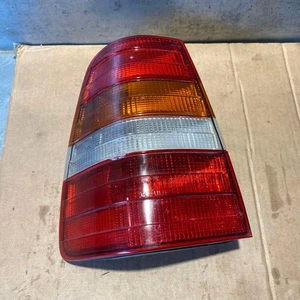 Conjunto de luz trasera izquierda mercedes-benz w124 wagon 1248204364 - Imagen 1 de 15