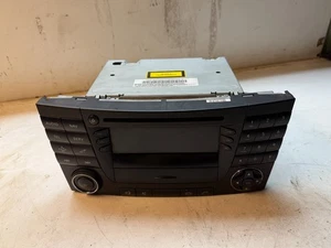 Radio A2118275142 Mercedes W211 E Class WDB2110161A094288 Fabcode: 197 - Picture 1 of 9