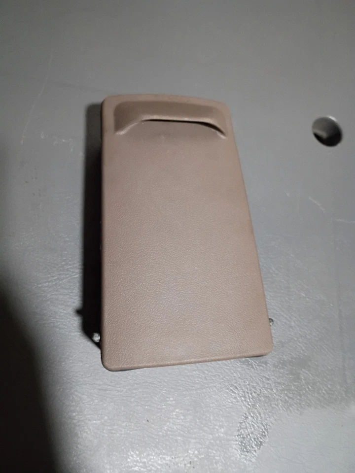 2005 04 05 06 07 Chevrolet Malibu консоль задний подстаканник коричневый подстаканник OEM - Изображение 1 из 4