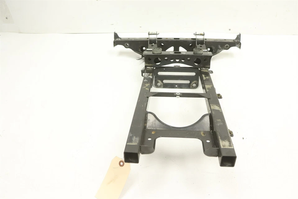 Can-Am Outlander MAX 800 XT 14 Frame Tail Black 705202295 46138 - Imagem 1 de 4