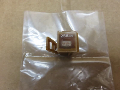 NEW GENUINE 89-98 NISSAN 240SX S13 S14 FL25A 25A PACIFIC brown fuse #21 Foto 1 de 2