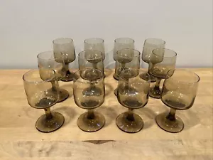 JUEGO DE 12 1 Vasos de vino de acento leonado de colección marrón humo retro - Imagen 1 de 12