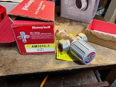 Honeywell AM-1 series Thermostatic Mixing Valve AM101C-1 3/4" NPT Unused in Box - Image 1 of 3