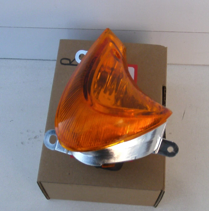 Honda XL125V Varadero Blinker komplett Vorne Rechts Baujahr 2001-2006 Original. - Bild 1 von 1