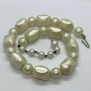 VTG CHUNKY FAUX PEARL BEAD STATEMENT CHOKER NECKLACE ACRYLIC 14” - Picture 1 of 7