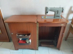 Vigorelli Macchina da cucire b/a Domus con mobile - Foto 1 di 11