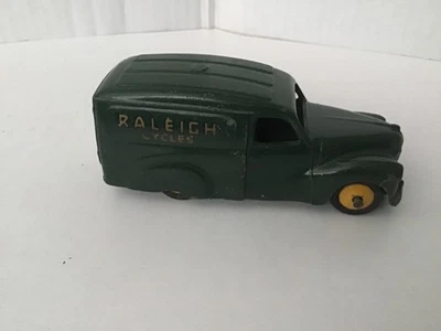 Dinky Toys 472 Austin A40 Van RALEIGH,   Original, - Image 1 of 4