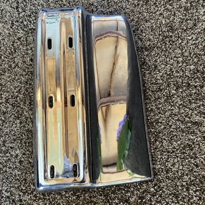 Cadillac Fleetwood 1977-1979, sedán, Deville recromado extremo RF OEM 15639 Foto 1 de 2