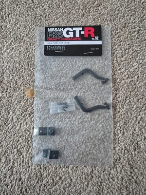 1/8 SCALE EAGLEMOSS BUILD YOUR OWN THE NISSAN R35 GT-R CAR ISSUE 52 - Image 1 of 3