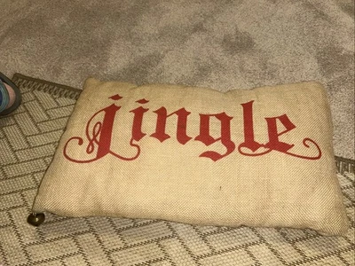 Almohada lumbar Pottery Barn Arpillera Jingle Bell Foto 1 de 2