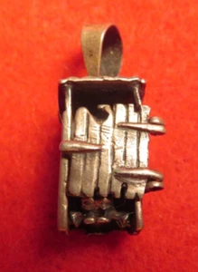 Vintage besetztes Plumpsklo bewegliches Armband Charm unbeschriftet Sterling - Bild 1 von 12