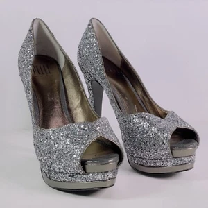 Pelle Moda Whitley Women's Pewter Semi Brush Glittler Peep Toe High Heels 7.5 M - Picture 1 of 21