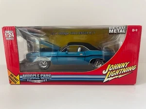 JOHNNY LIGHTNING MUSCLE CARS 1970 DODGE CHALLENGER R/T BLUE 1/24 SCALE DIE CAST - Picture 1 of 8