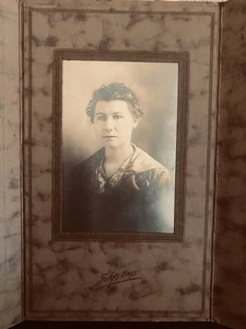 Vintage Sepia Foto im Ordner — Minnie Wright Gray, Athol, Smith Co Kansas 1910 - Bild 1 von 12