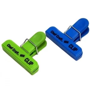Chef Craft 2pc Plastic Magnetic Mini 3" Chip Bag Clips - Blue / Green - Picture 1 of 2