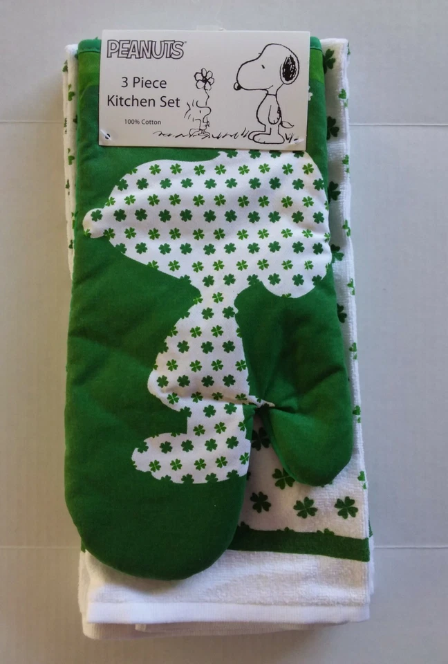 Peanuts Snoopy Shamrock Oven Mitt 2x Kitchen Towel Set Irish St. Patrick's Day