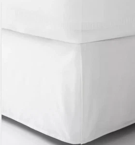 Room Essentials Solid Hued White King Sized Bedskirt with 14" Drop Length - Picture 1 of 5