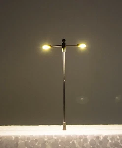 10 LED Straßenlampen T-Form Metall N für Modellbau mit Widerständen für 12V - Bild 1 von 4