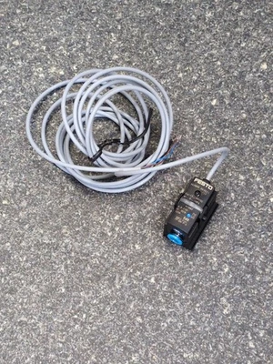 FESTO SDE5 Pressure Sensor with Cable - Image 1 of 2