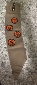 Vintage 80er Jahre Brownie Pfadfinder Schärpe Pin Aufnäher - Bild 1 von 4